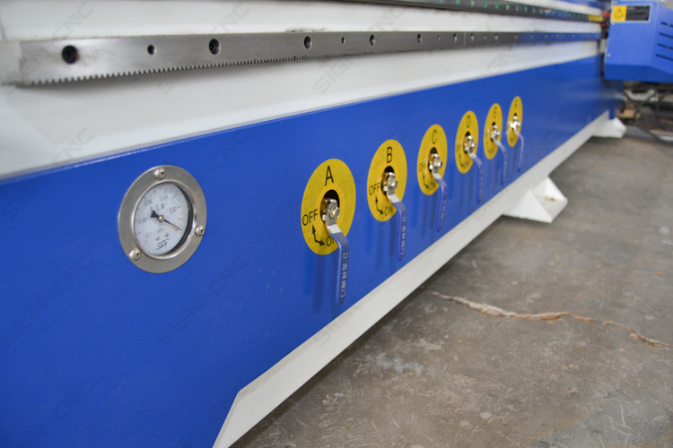 ACE-1325 Pneumatic CNC router with saw and horizontal spindle